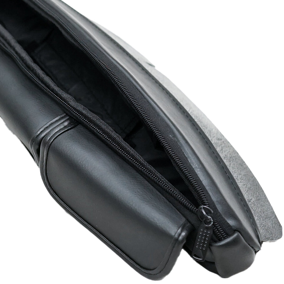 Four- Pouch Windshield Bag