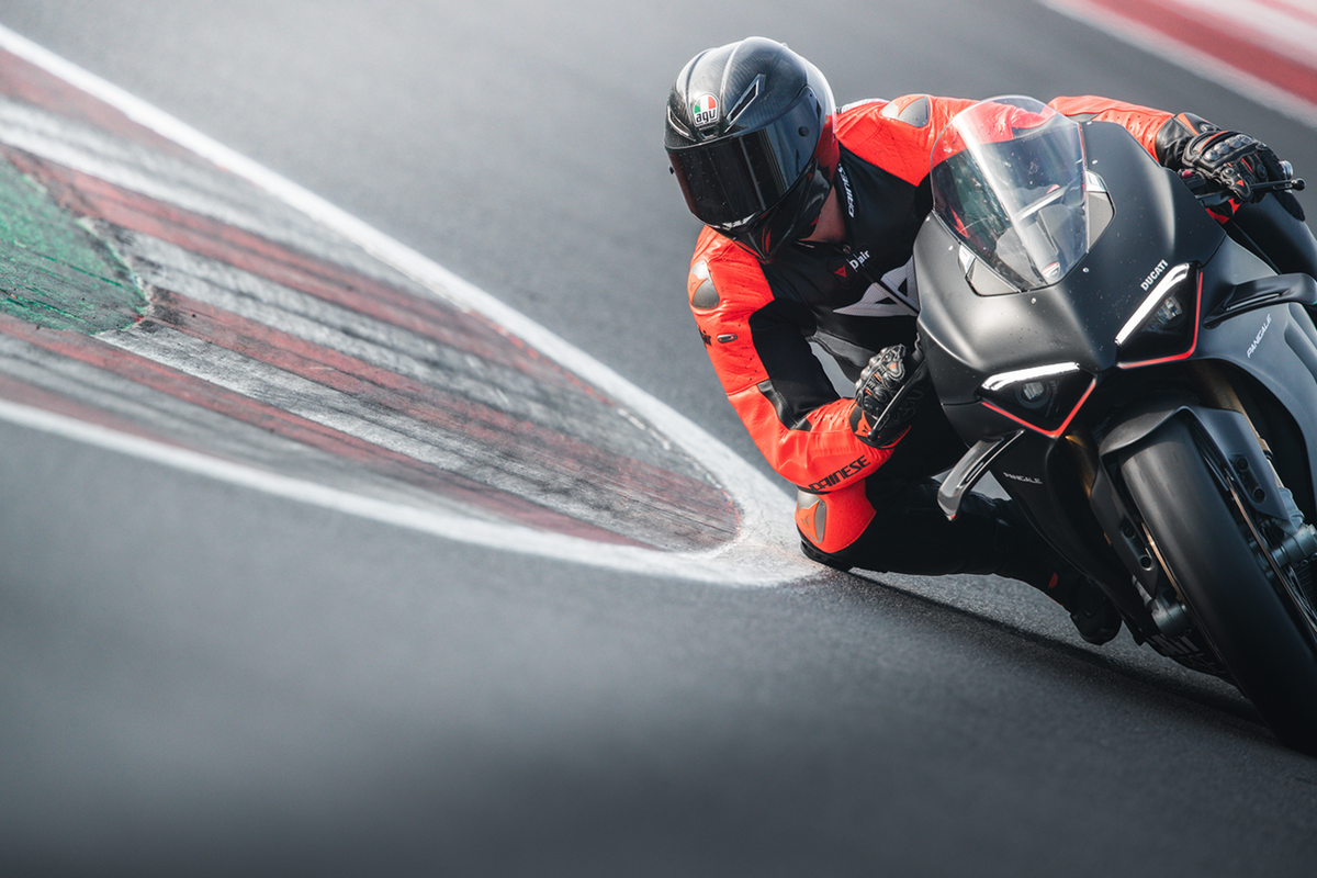 Pista GP RR Mono Helmet